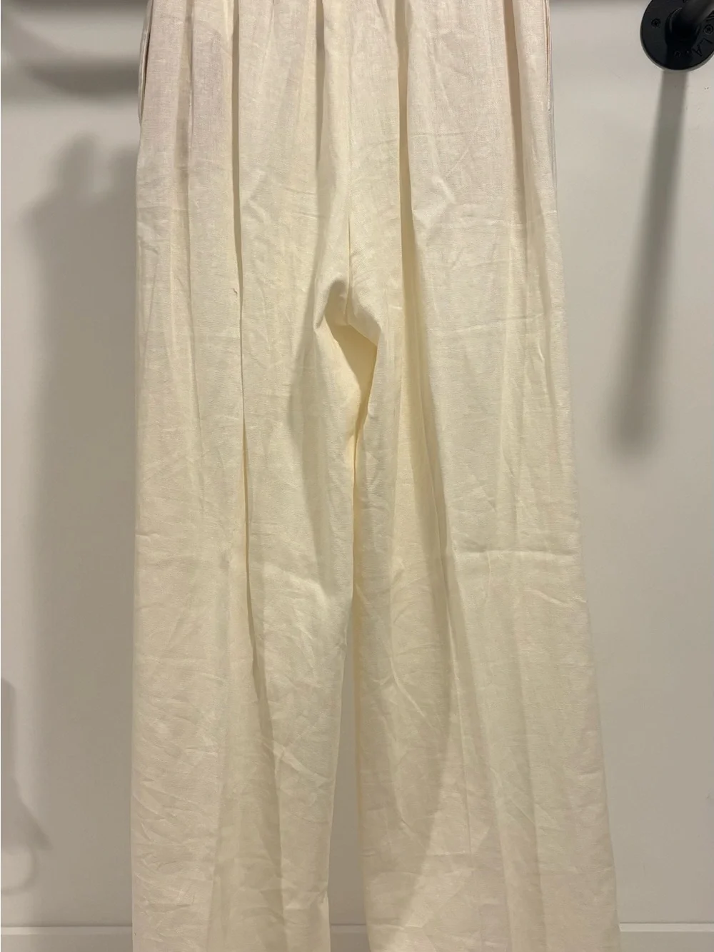 Zara women’s Lightweight Cream Linen Pants